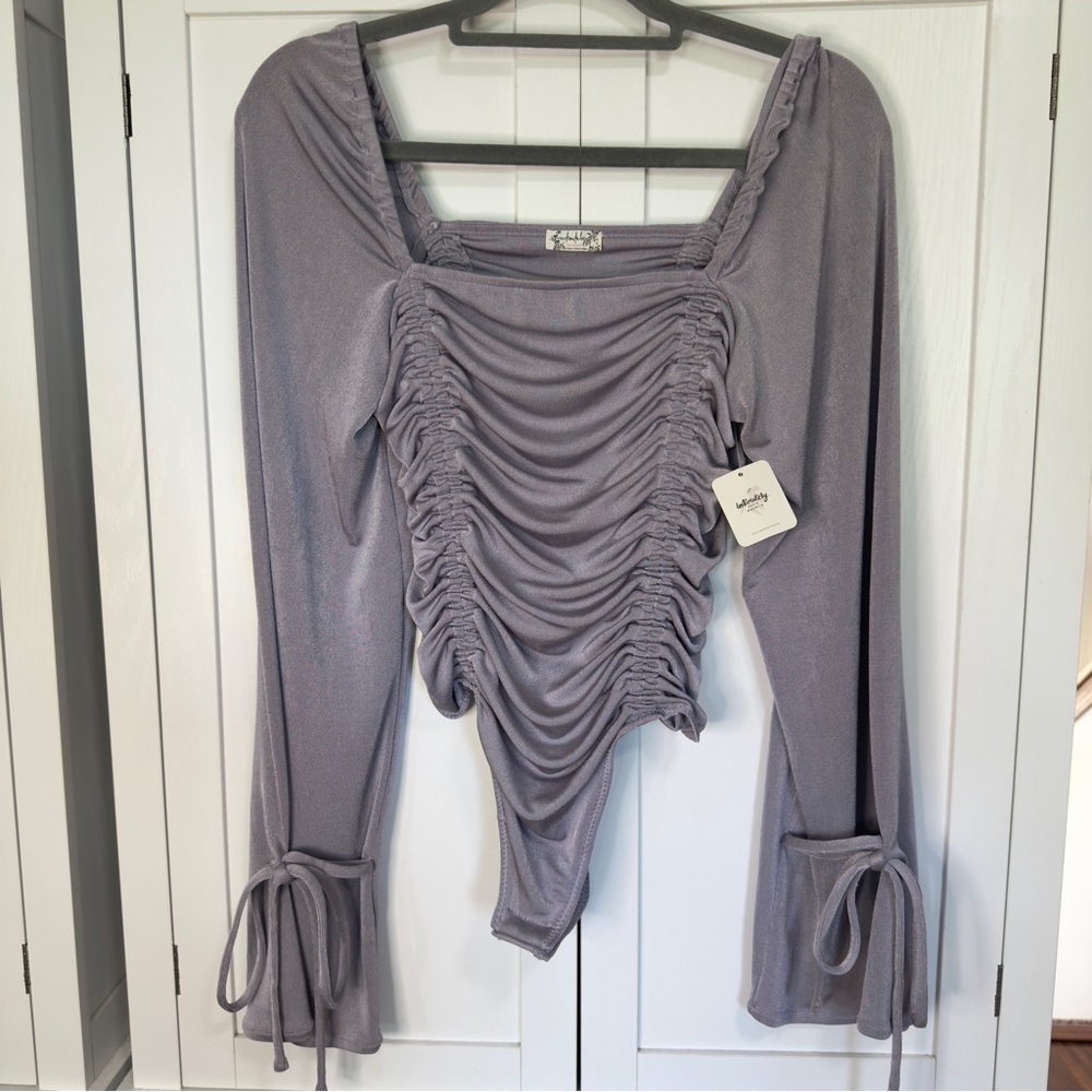 NWT Free People Meant To Be Bodysuit Silver Mauve Ruched Bell Sleeve Size Medium - Picture 4 of 11